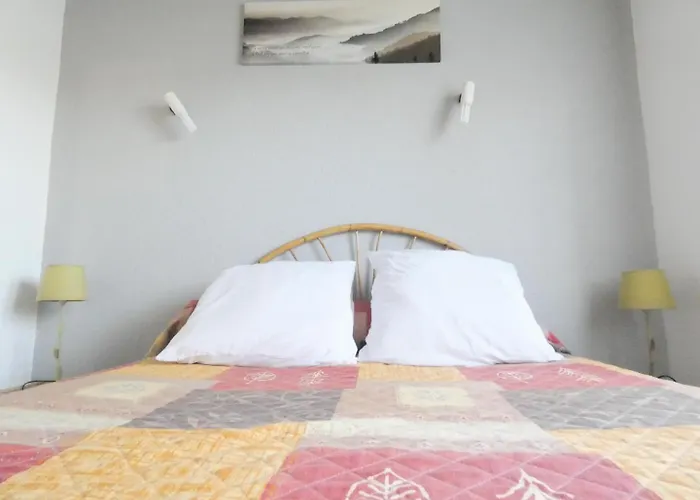 Chemin D'aurus Nyaraló *